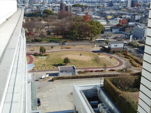 ８階デイルームから見た敷地内公園